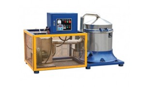 Centrifugal dryer with hot-blast air